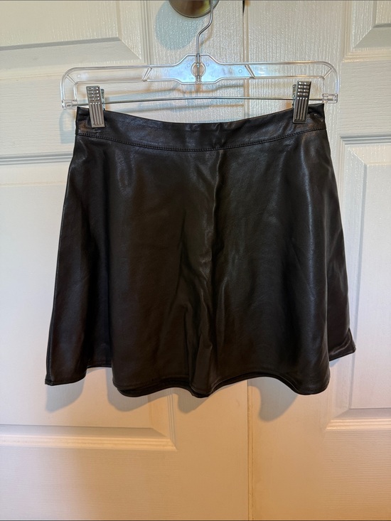 Forever 21 Dresses & Skirts - Forever 21 Black Faux Leather Circle Skater Mini Skirt